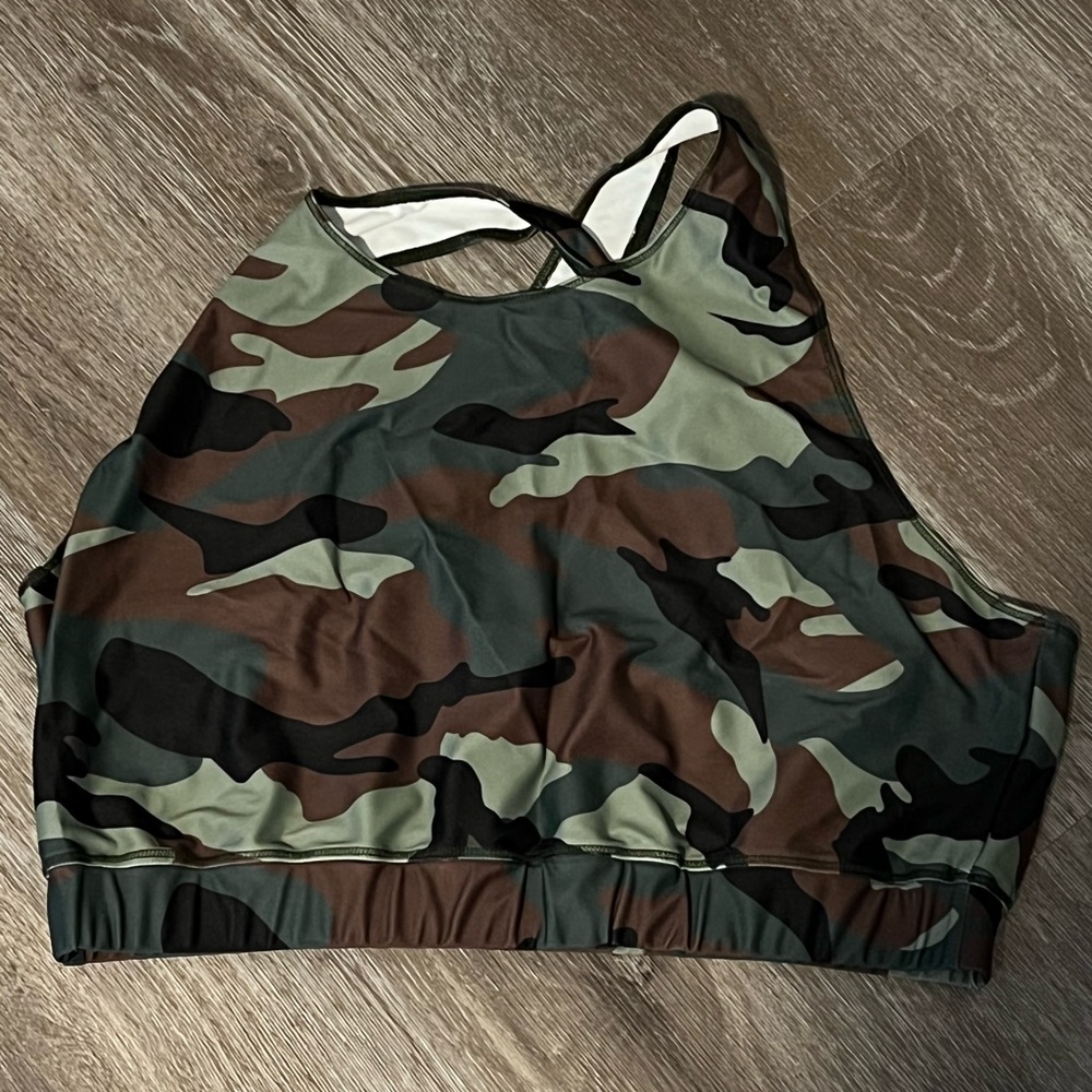 REBDOLLS - camouflage sports bra